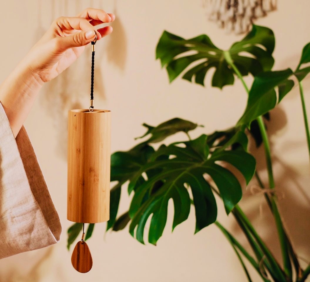 carillon en bambou utilisé dans l’ambiance d’un massage intuitif
